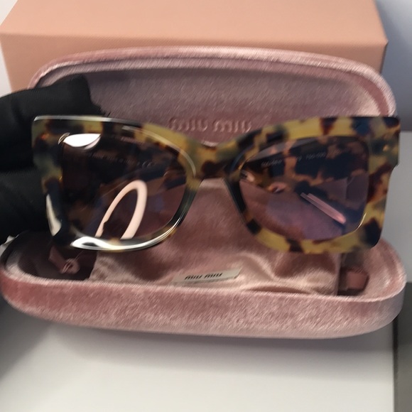 New MIU MIU MU 08WS Oversized Butterfly Light Violet/Light Havana Sunglasses - Picture 17 of 17